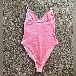 Velvet pink body suit💕